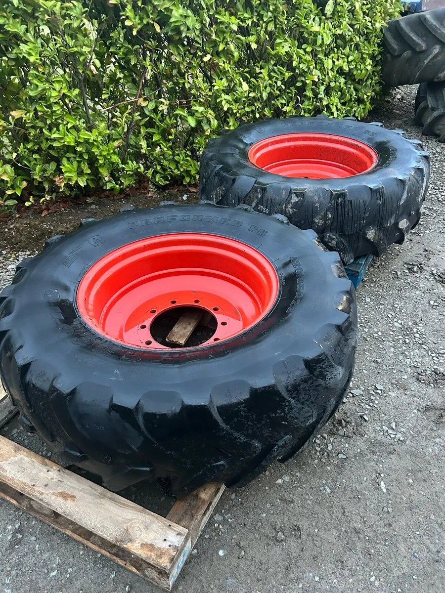 Fendt / John Deere solid front wheels - Image 2