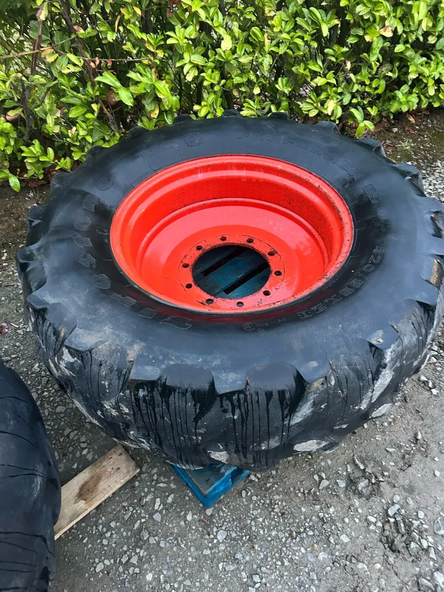 Fendt / John Deere solid front wheels - Image 3