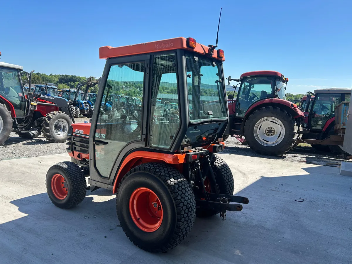 Kubota B2410 HST Compact Tractor - Image 4