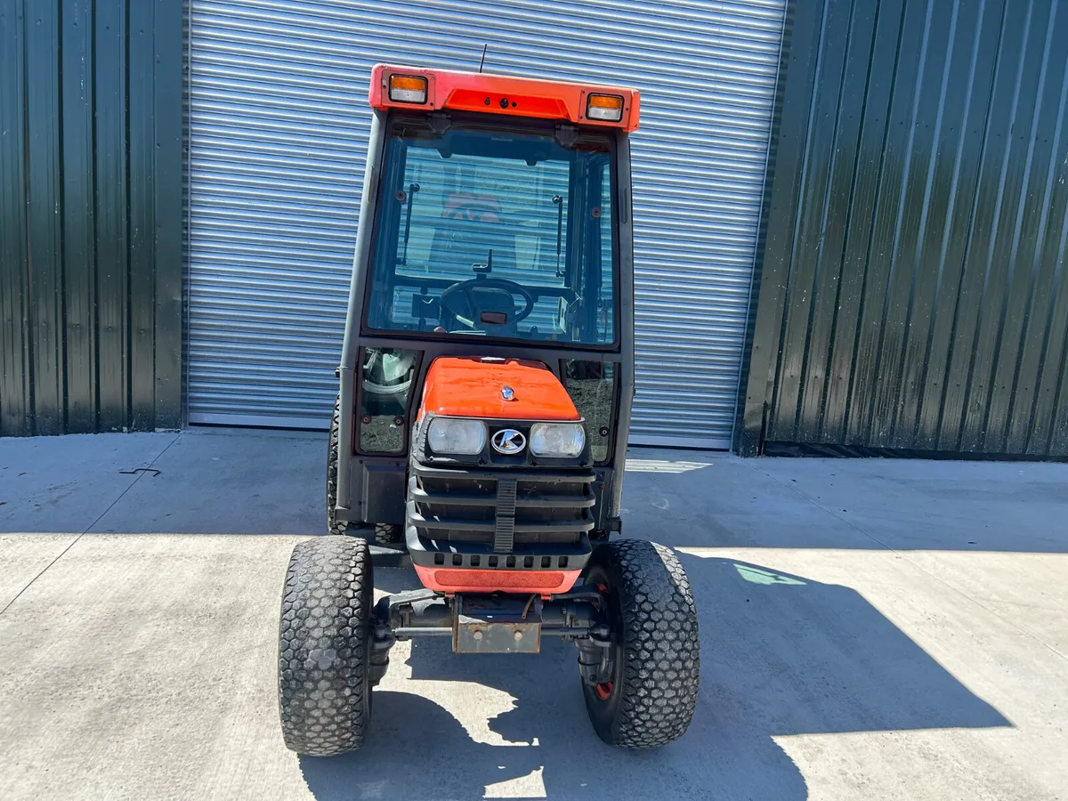Kubota B2410 HST Compact Tractor - Image 3