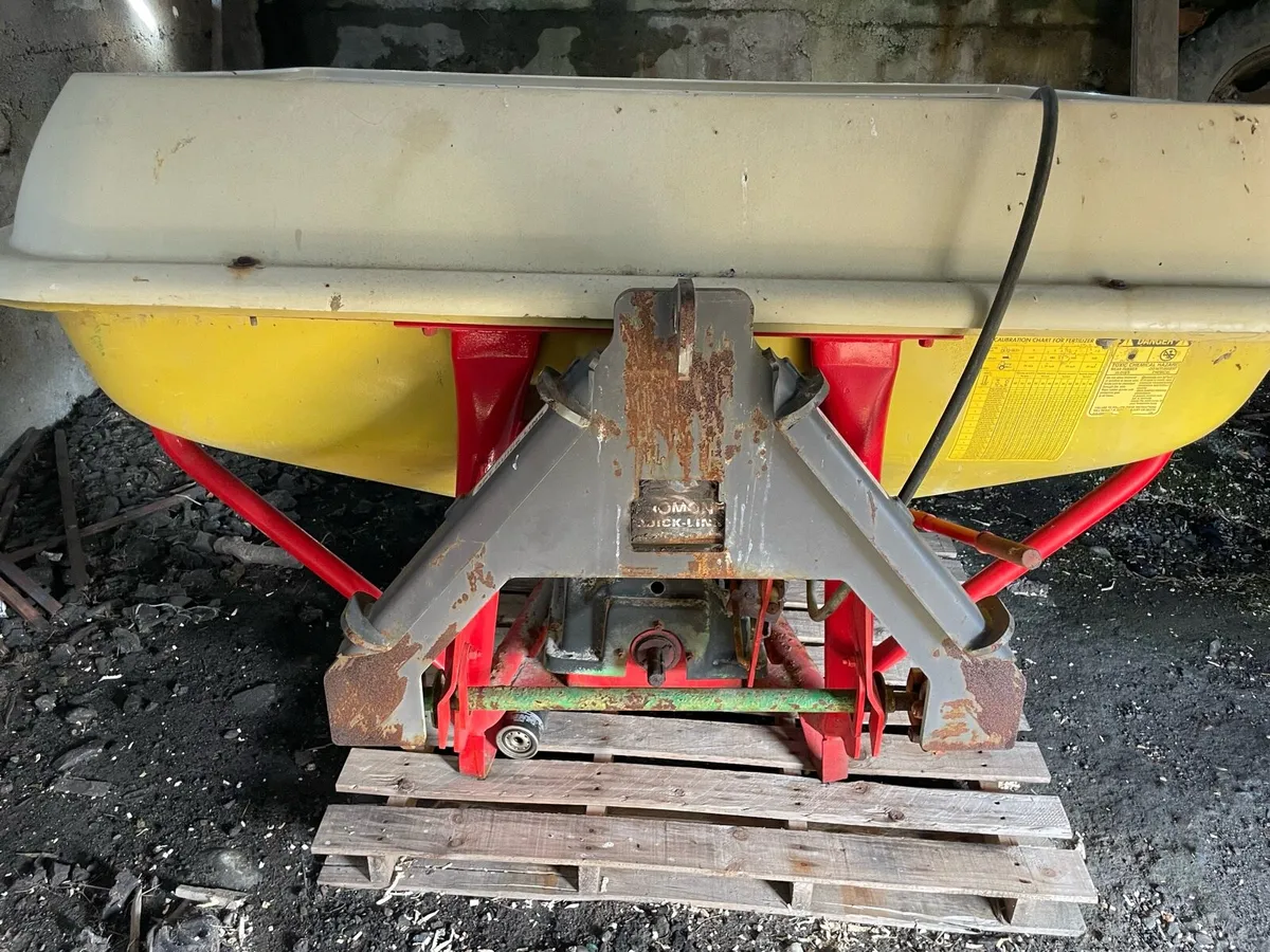 Double bale carrier & vicon cosmo fert shaker - Image 2