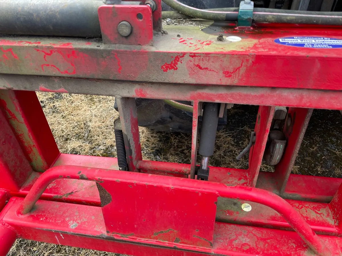 Double bale carrier & vicon cosmo fert shaker - Image 4