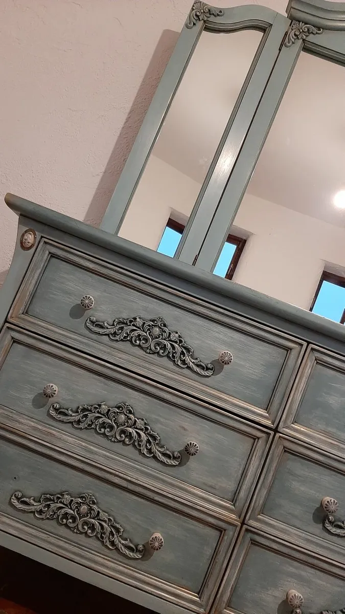 French style 6 drawer bedroom dresser with mirror - Image 2