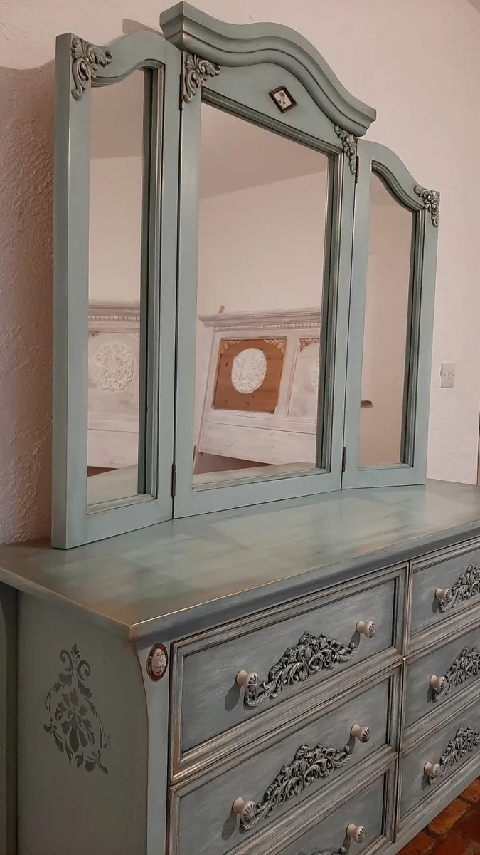 French style 6 drawer bedroom dresser with mirror - Image 4