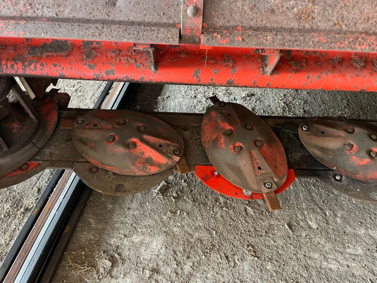 Kuhn mower and lely lotus stabilo tedder - Image 3