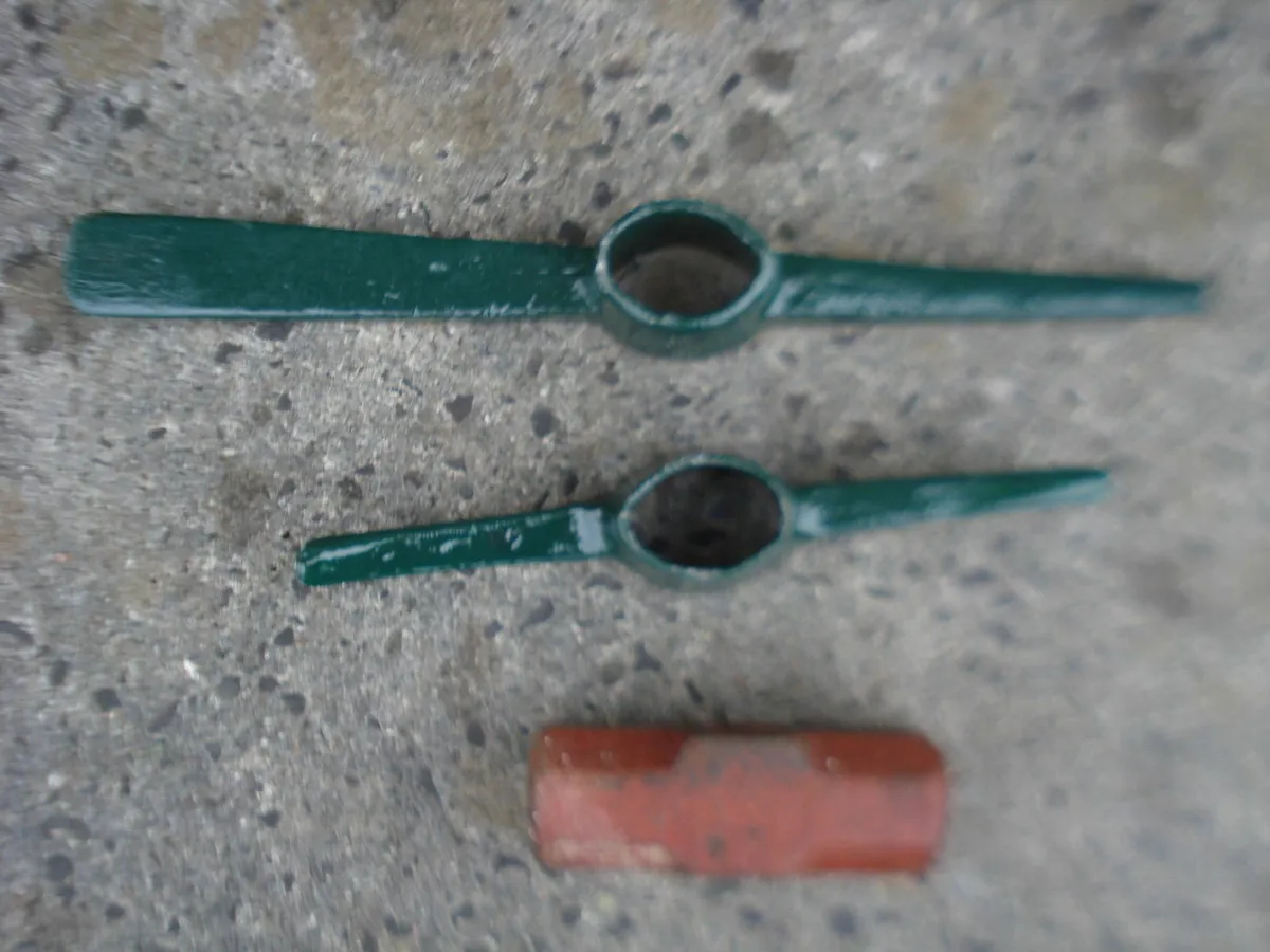 OLD PICK AXE & SLEDGE HAMMER HEADS. - Image 3