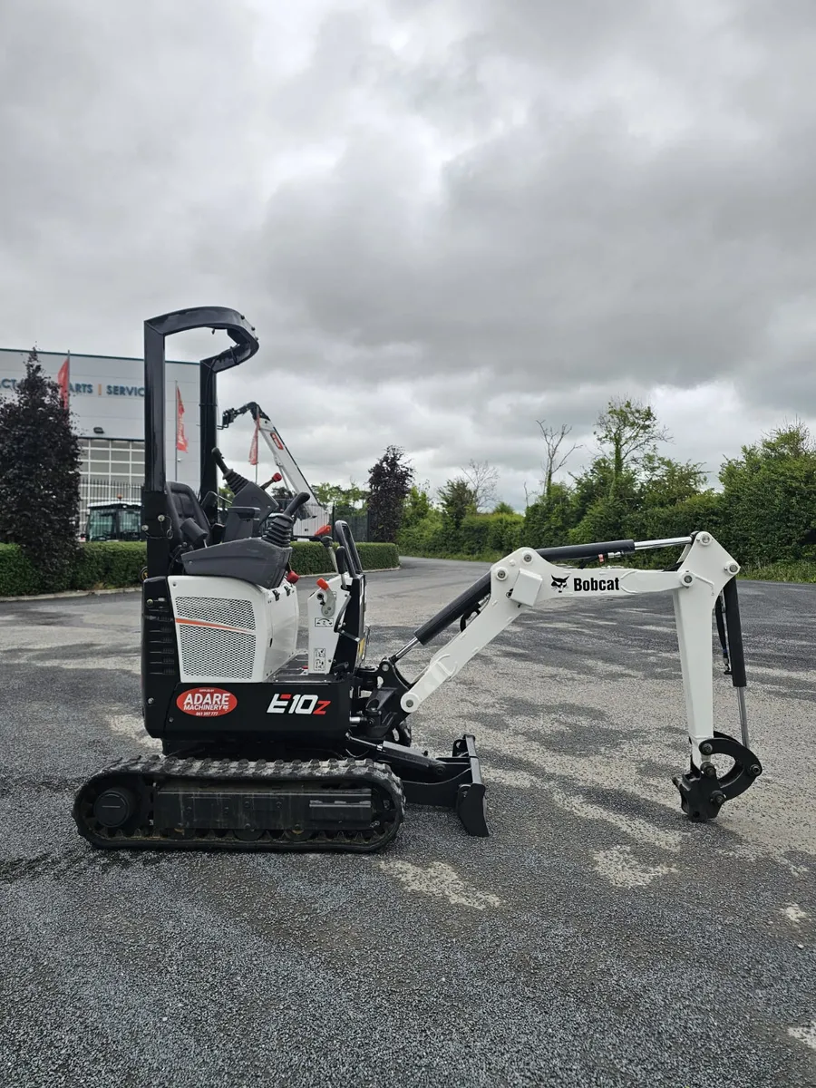 2022 Bobcat E10z Micro Digger w/ 985 hrs - Image 2
