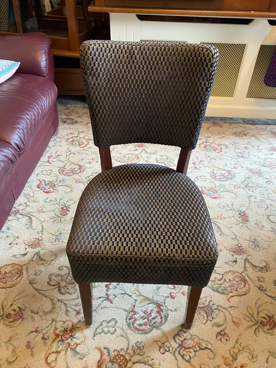 Restaurant/Bar chairs and tables - Image 2