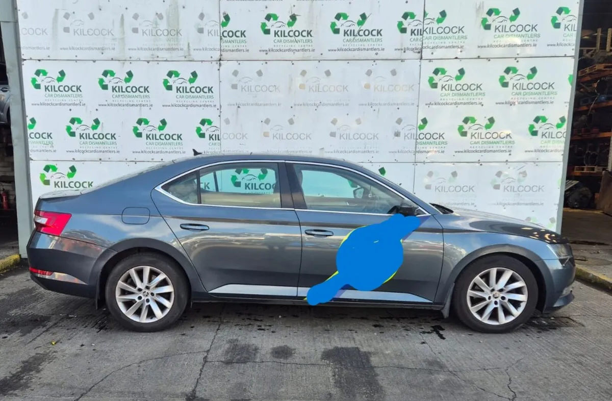 2017 SKODA SUPERB - Image 2