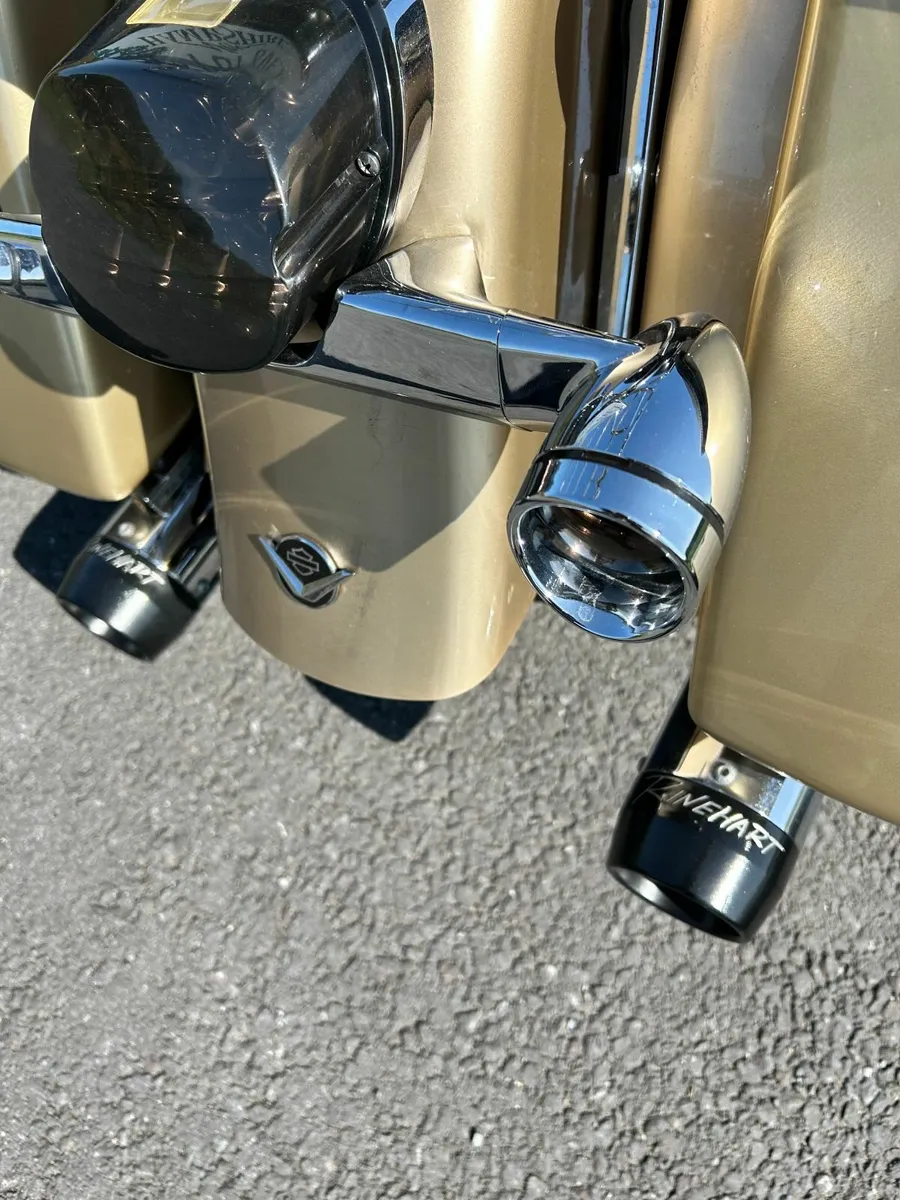 HARLEY DAVIDSON CVO ROAD KING 2003 ANIVERSARY - Image 4
