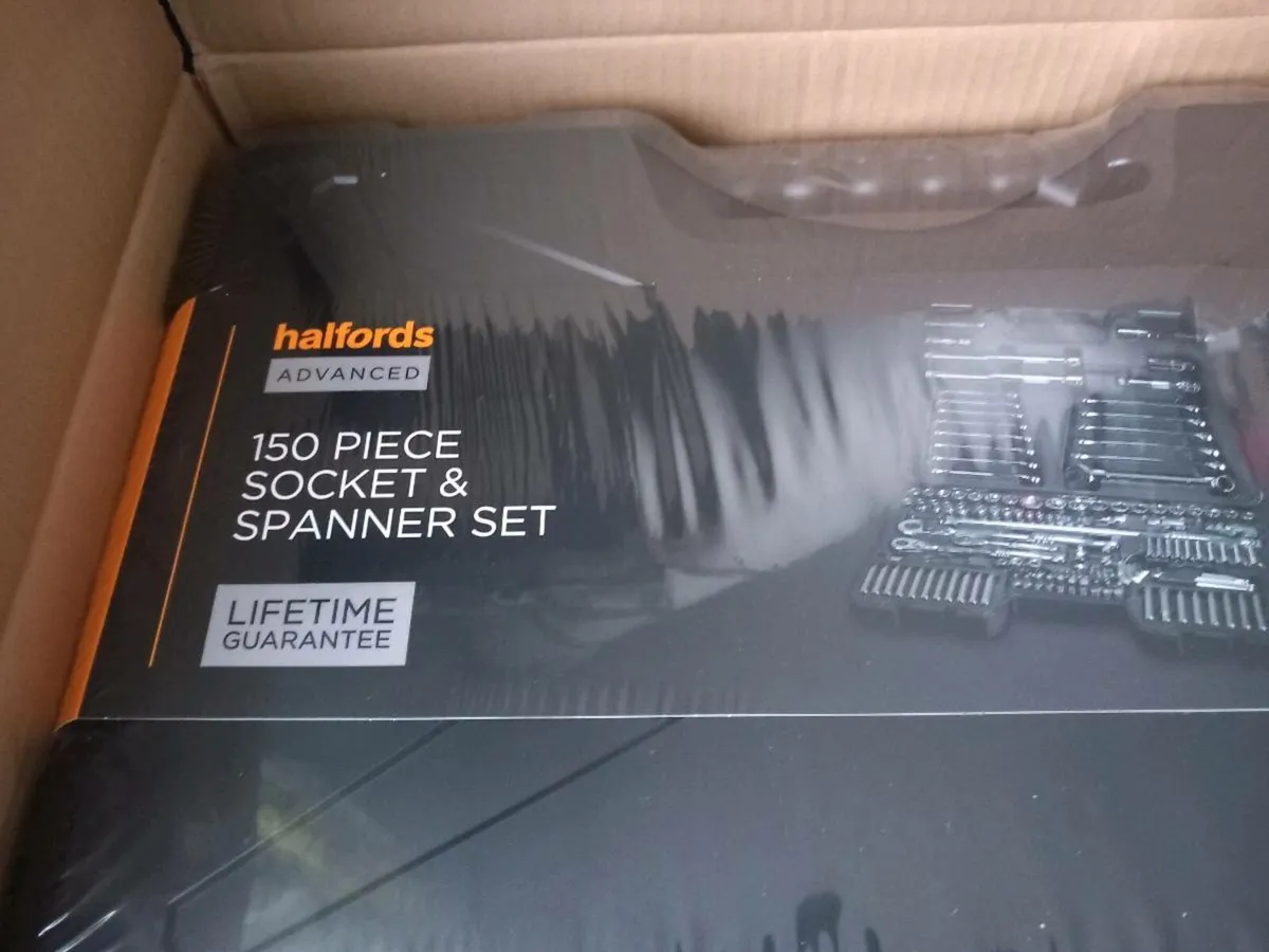 Brand new in box Halfords 150pce socket set - Image 3