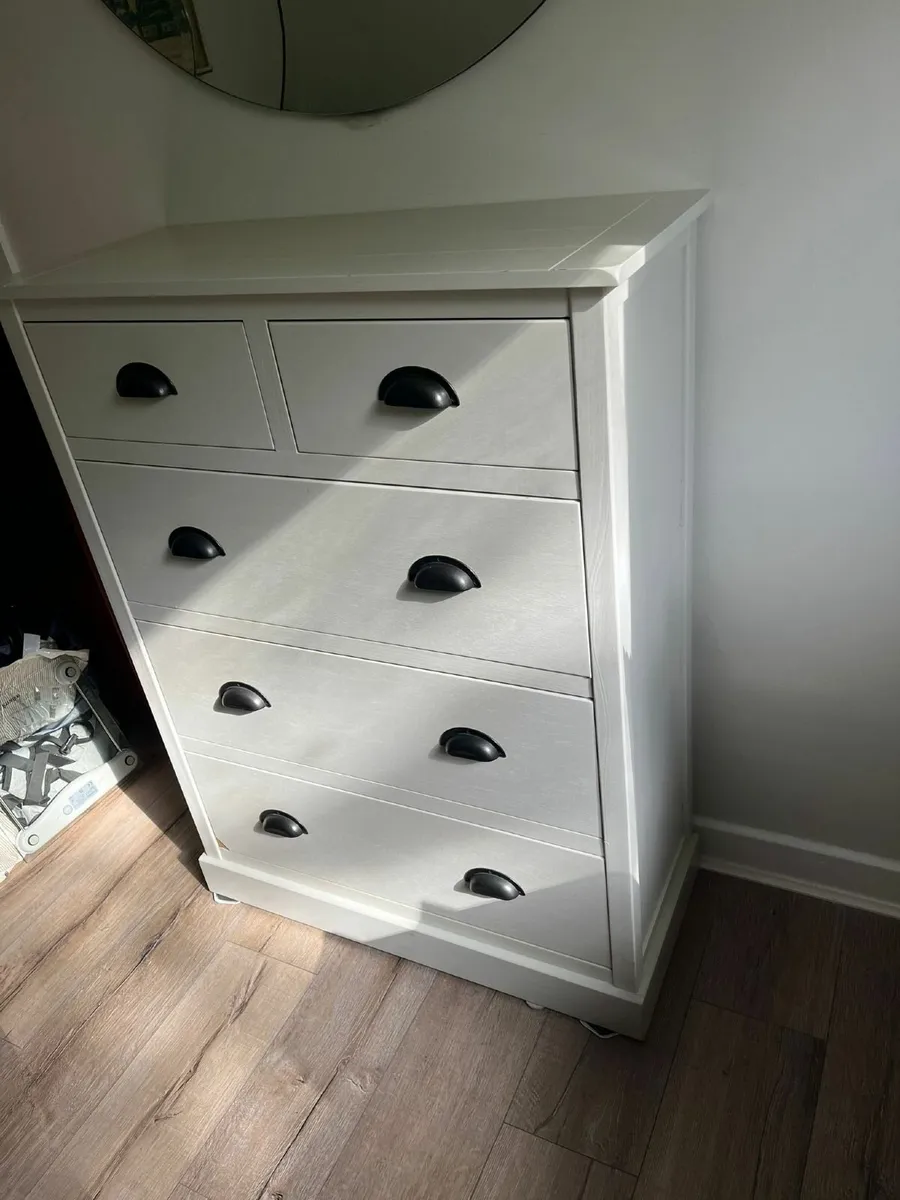 Chest of drawers - Image 1