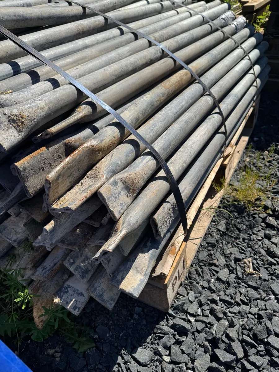Scaff poles, clips and butt - Image 2