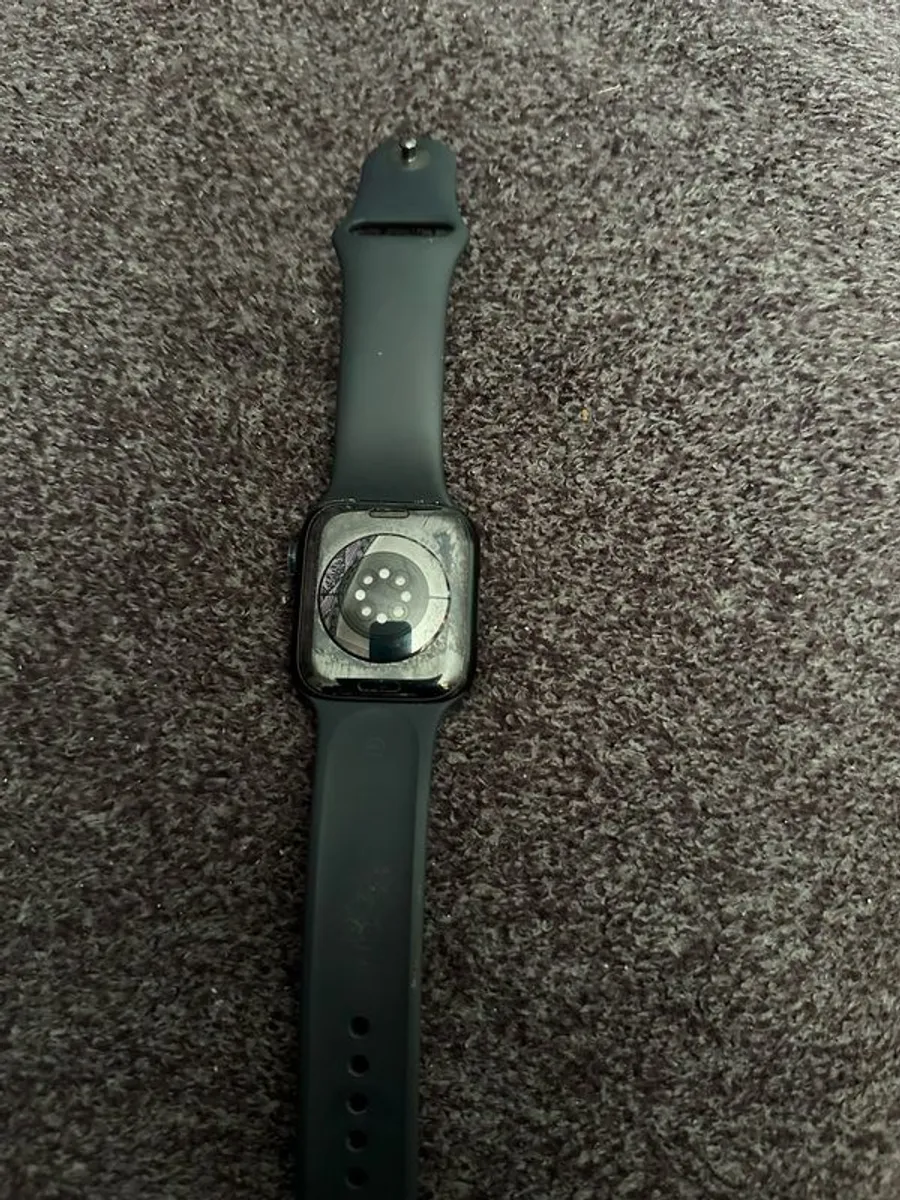 Apple Watch Series 8 (45mm) - Image 3