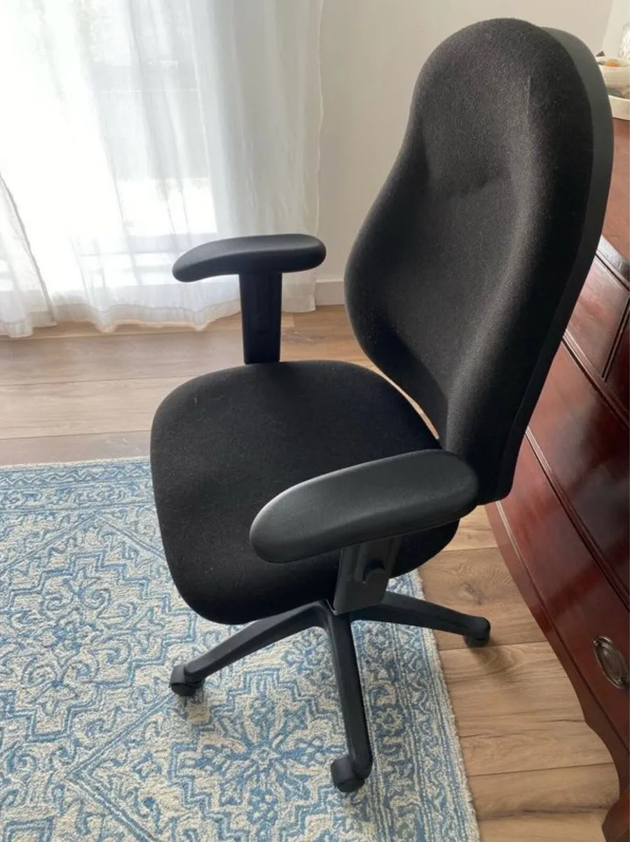 Office chair - Image 1