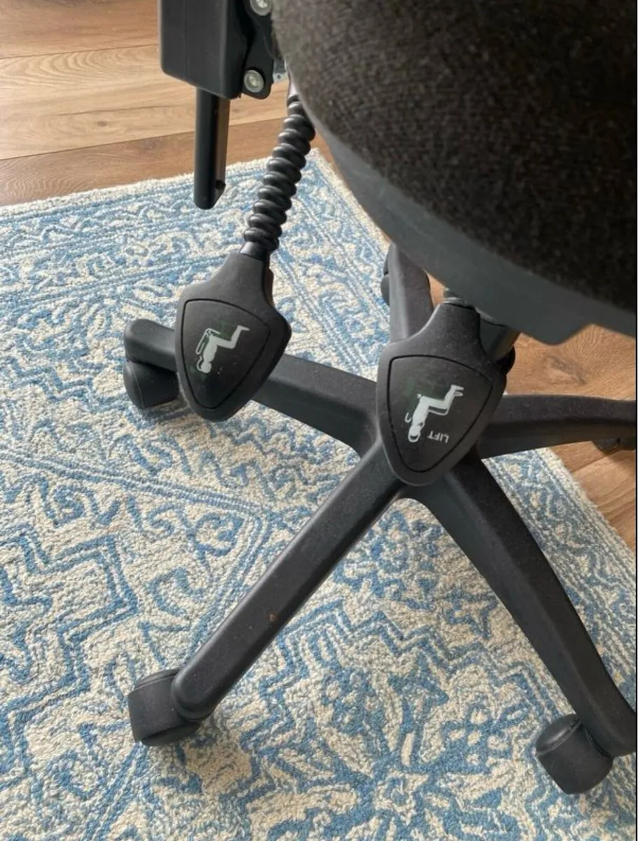 Office chair - Image 3