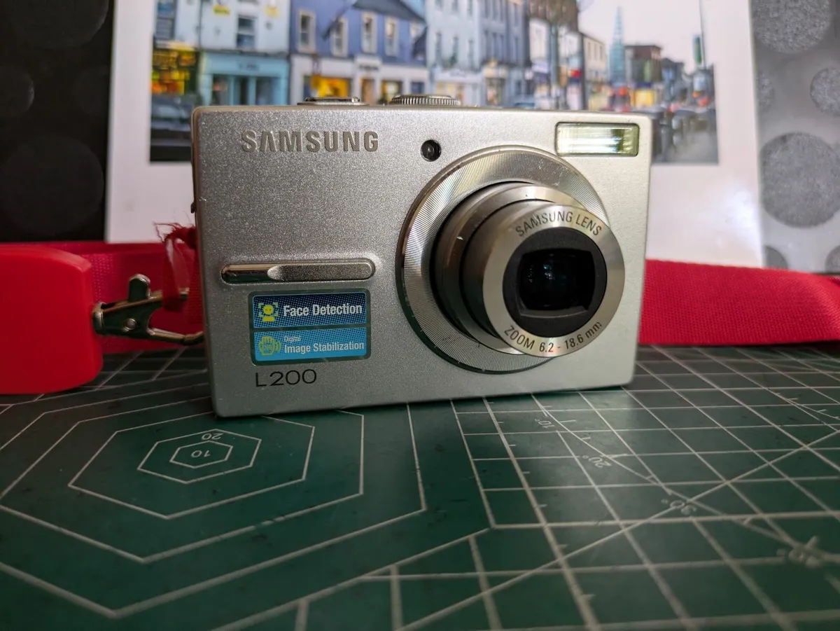 📸 Samsung L200 CCD digital camera - Image 1