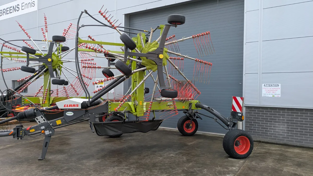 2023 Claas Liner 2700 Rake - Image 1