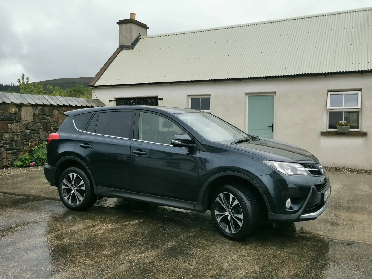 Toyota RAV4 2015 - Image 2
