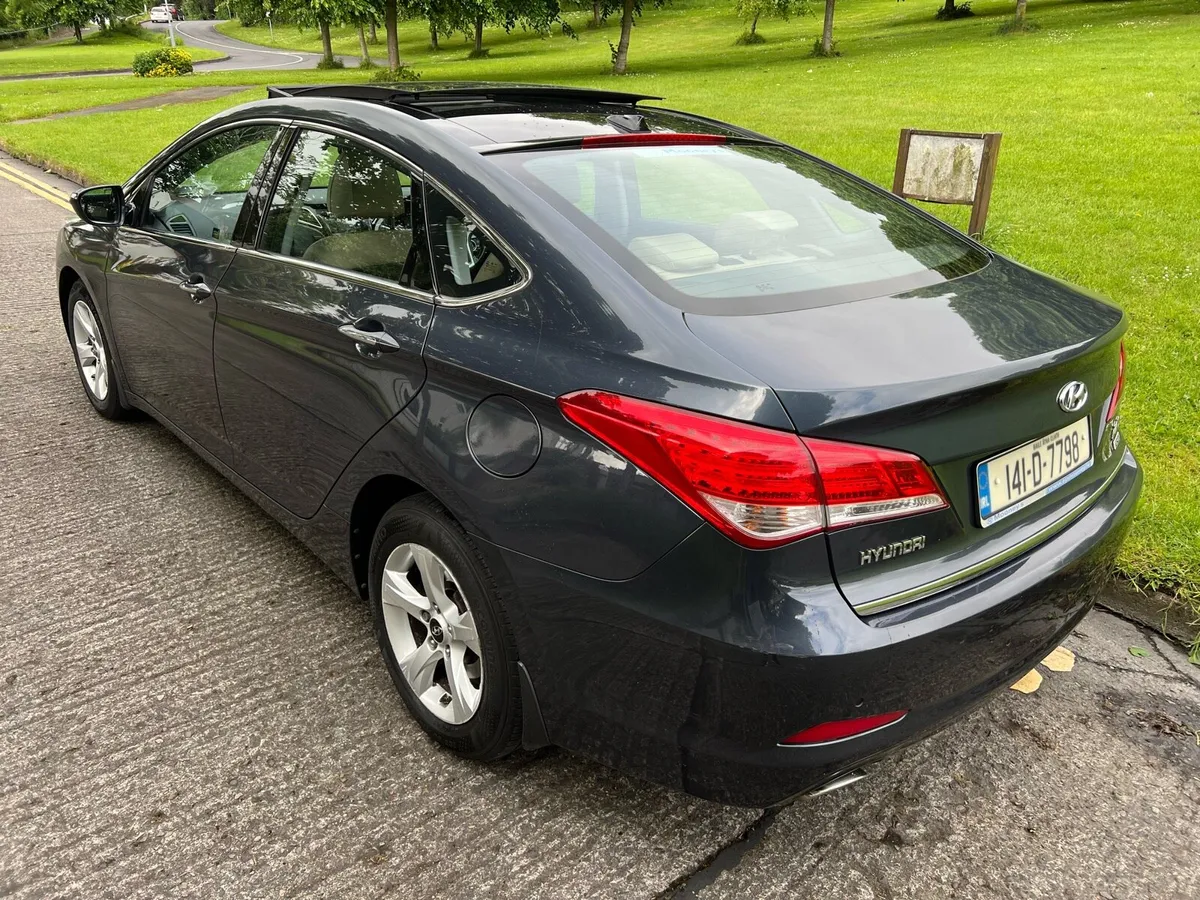 2014 Hyundai i40 Automatic Top spec Pan Roof - Image 4