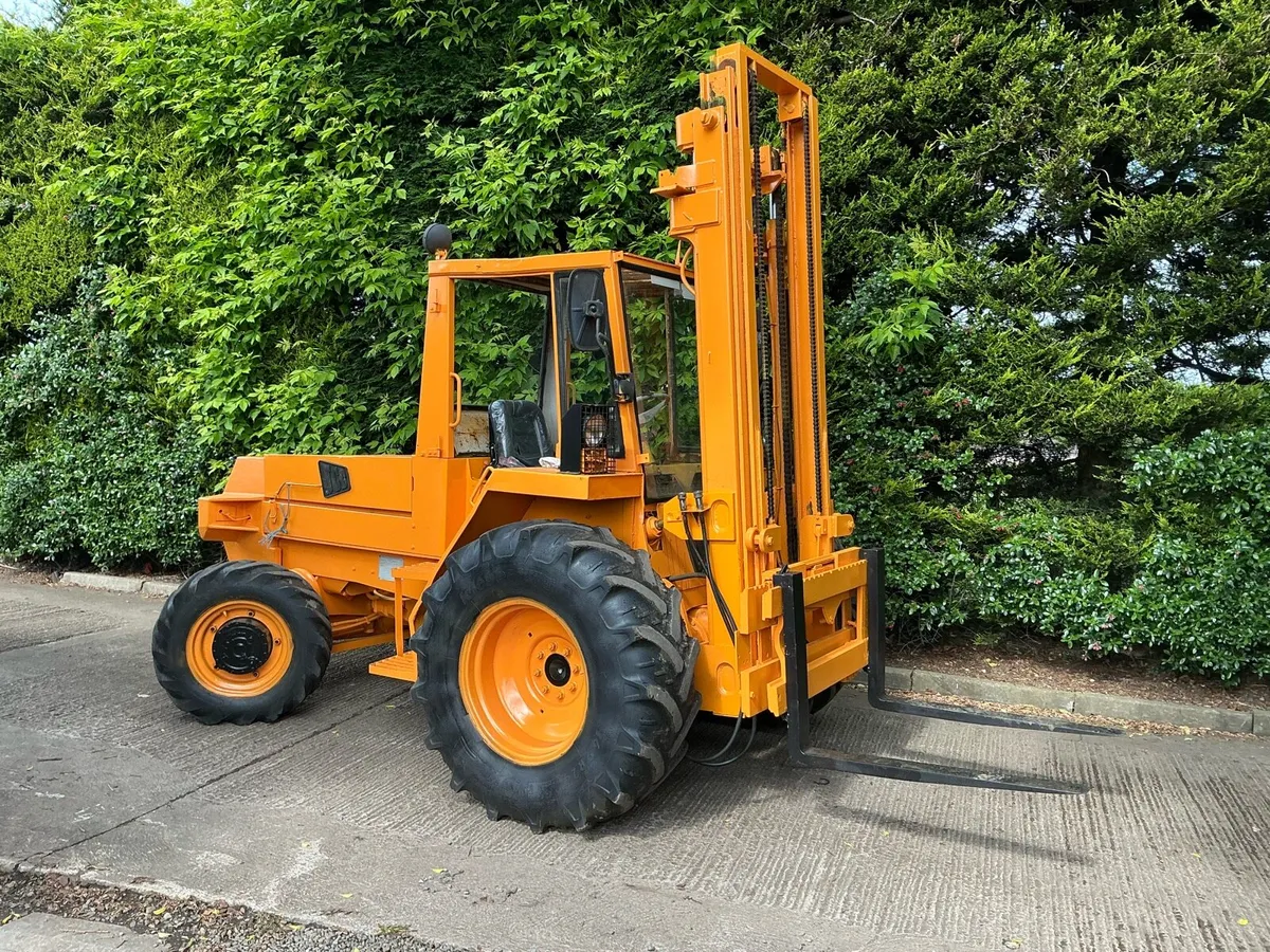 JCB 926 - Image 1