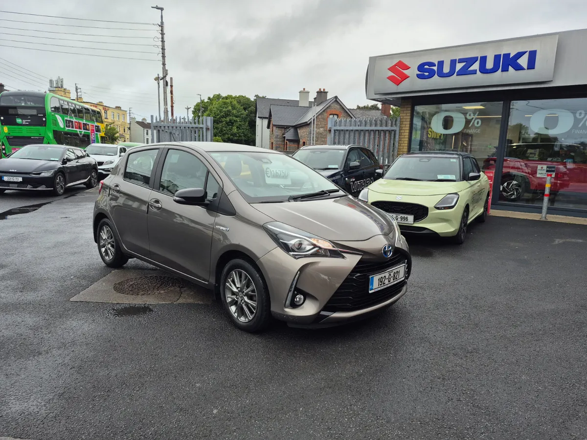 Toyota Yaris  Hybrid Automatic - Image 3