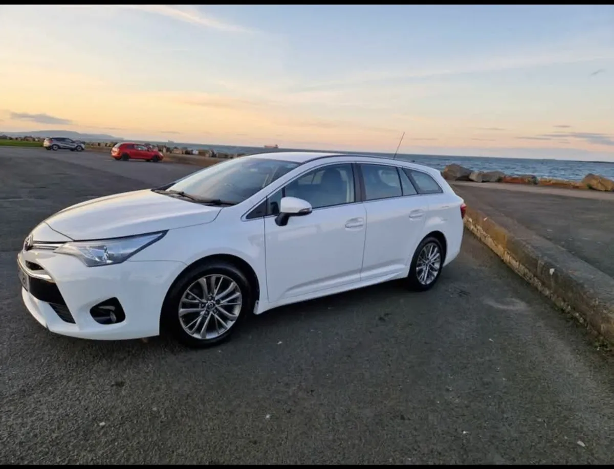 Toyota Avensis 2017 - Image 1