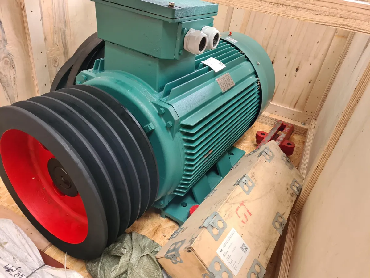 JAW CRUSHER BOX COMPLETE WITH PANEL & MOTOR - Image 3