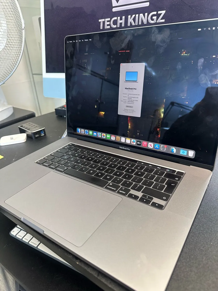 Macbook Pro 16" 16GB RAM Core i9 1TB Storage - Image 3