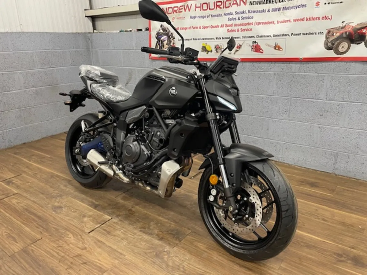 Yamaha MT-07 New Black - Image 3