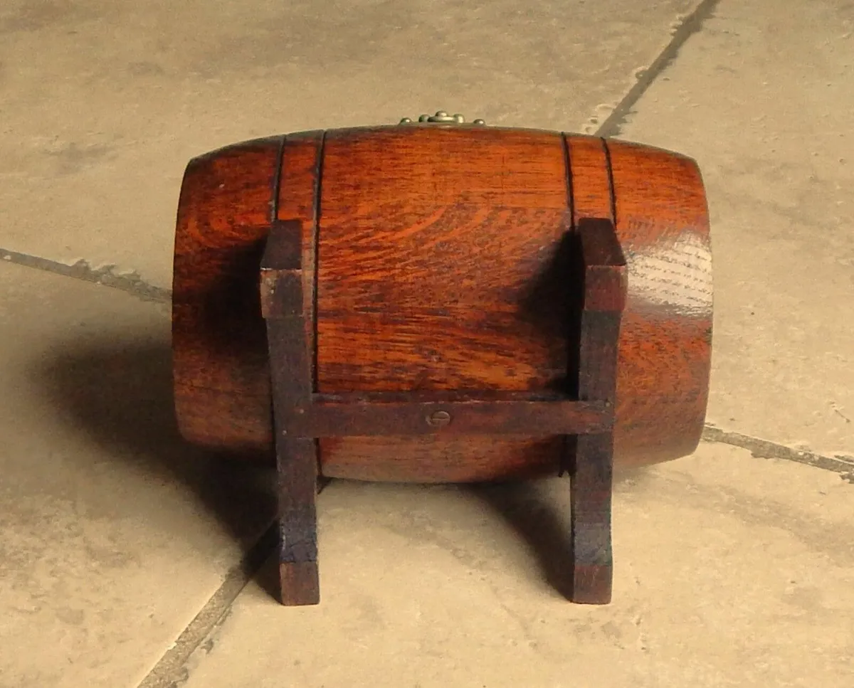 Vintage TEOFANI & Co. Oak Barrel Cigarette Case - Image 4