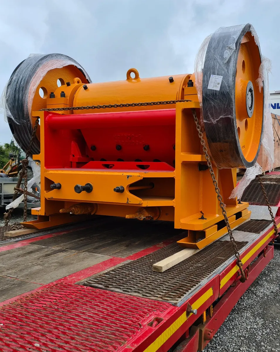 JAW CRUSHER BOX COMPLETE WITH PANEL & MOTOR - Image 1