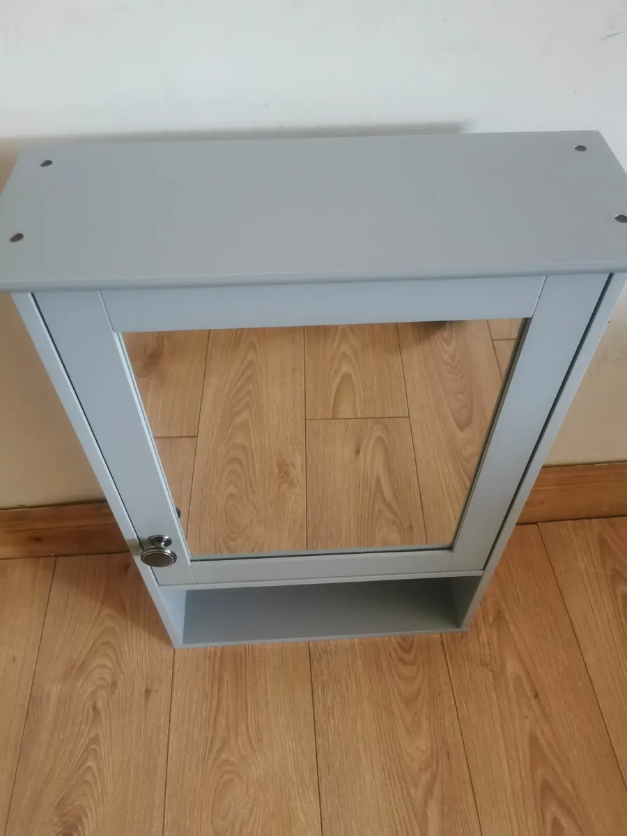 Quality Expensive bathroom cabinet - Image 4