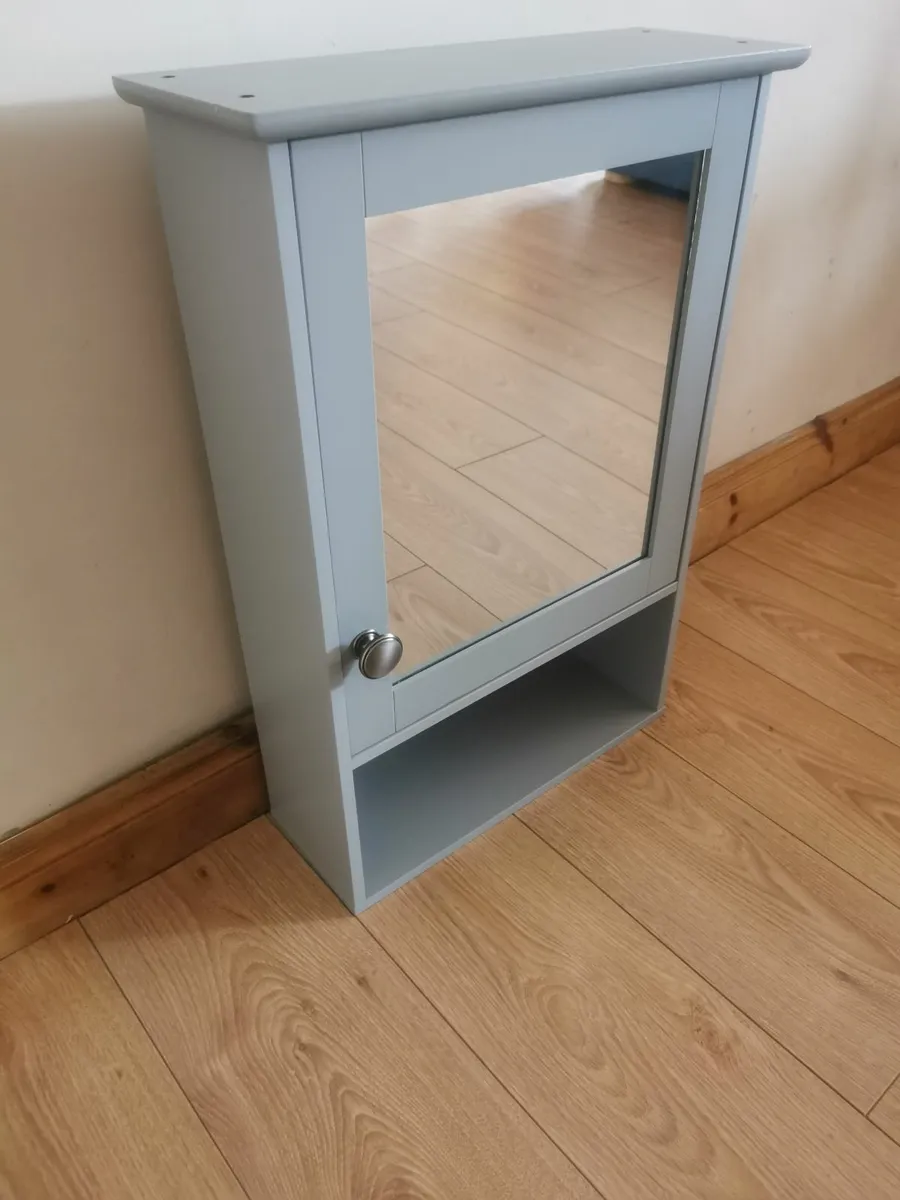 Quality Expensive bathroom cabinet - Image 1