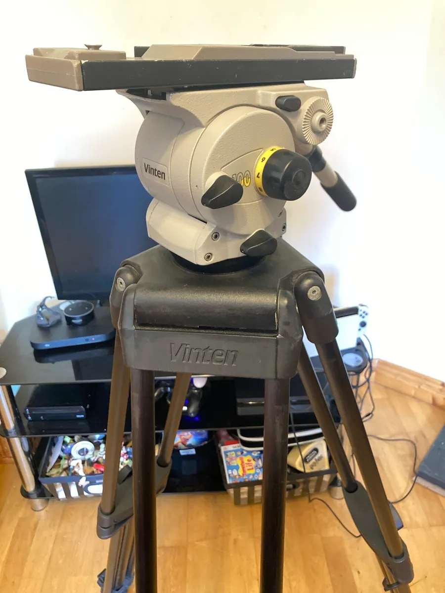 Vinten Vision 100 Tripod - Image 3