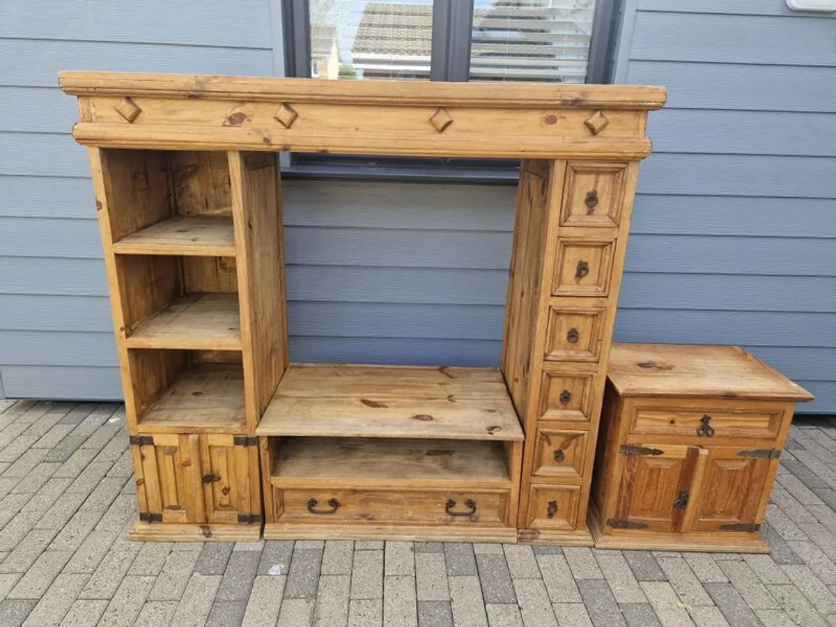 Tv unit with side locker. - Image 3