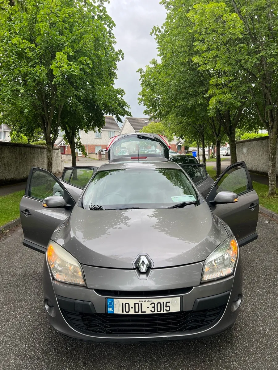 Renault Megane 1.5dci being delivered to Kellie. - Image 2