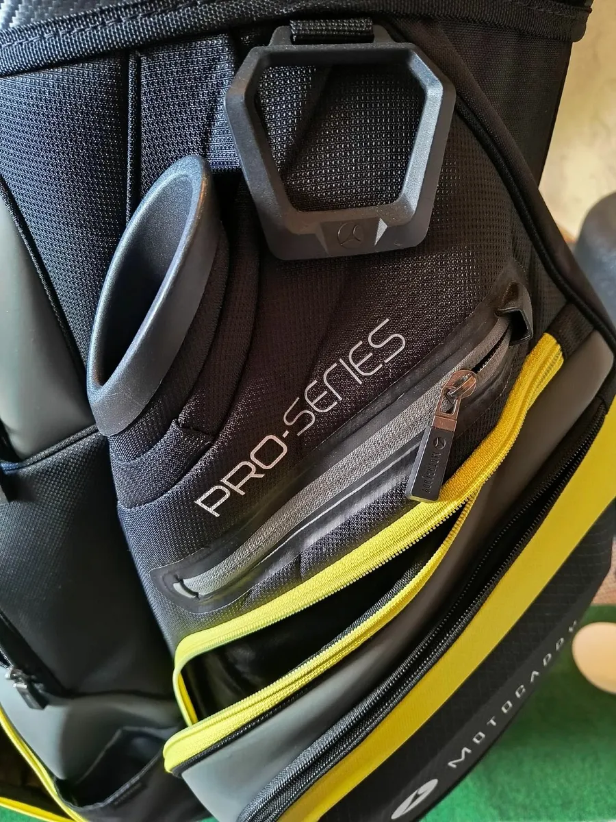Motocaddy Pro Series Golf Bag - Image 2