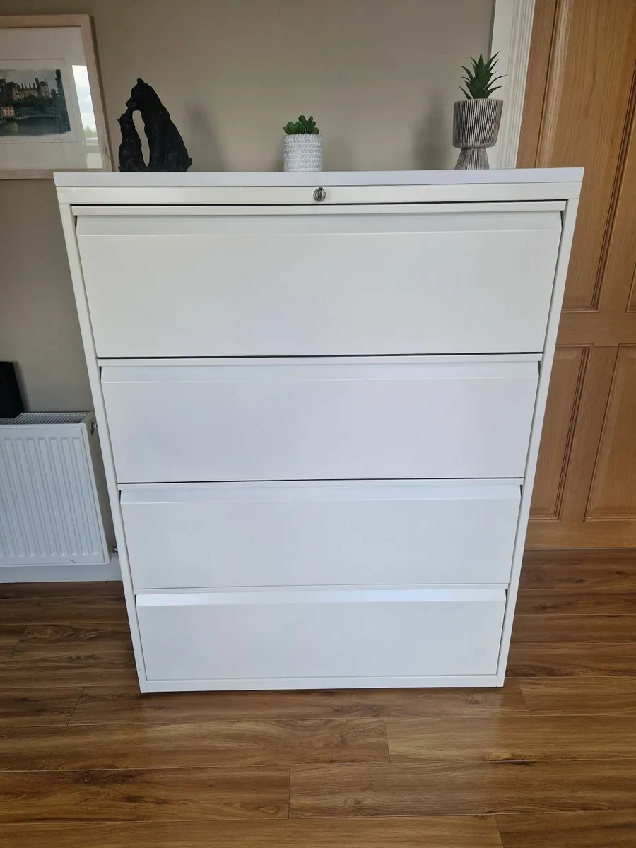 Bisley 4-Drawer Storage Press or filing cabinet - Image 3