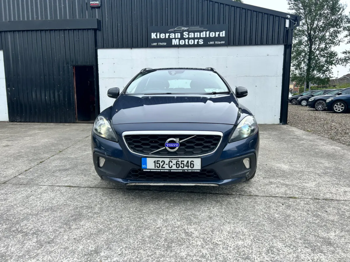 2015 Volvo V40 - Image 2