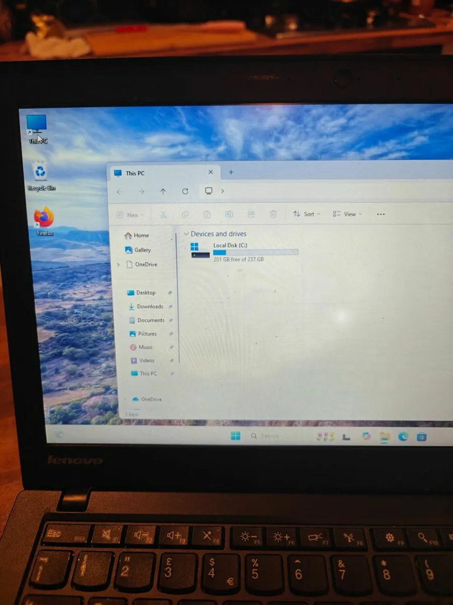 Lenovo ThinkPad X240 Laptop | INTEL i5 | 8GB | 256 - Image 3