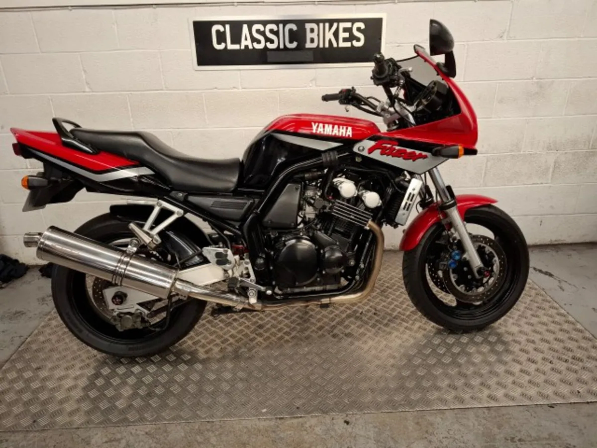 Yamaha Fazer 600 2001 - Image 1