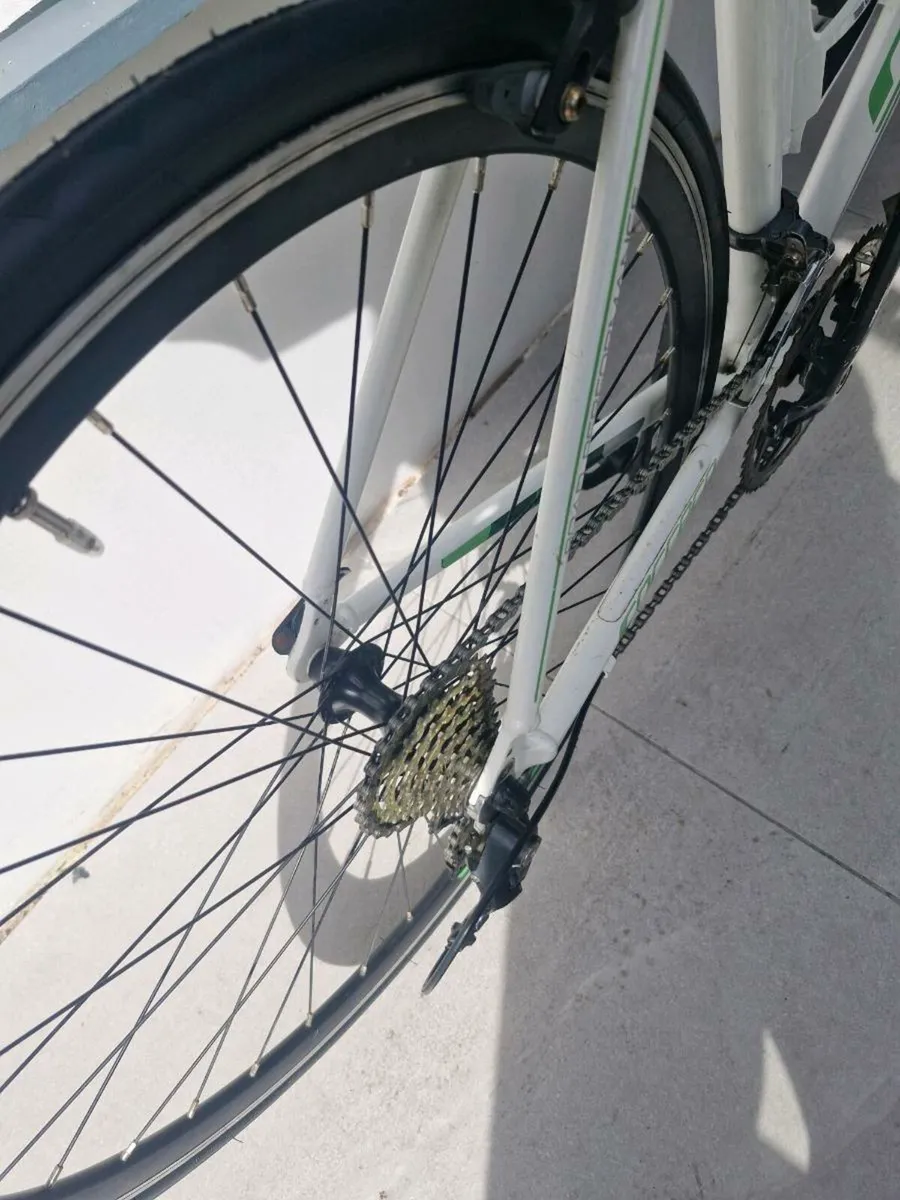 Road bike - Image 4