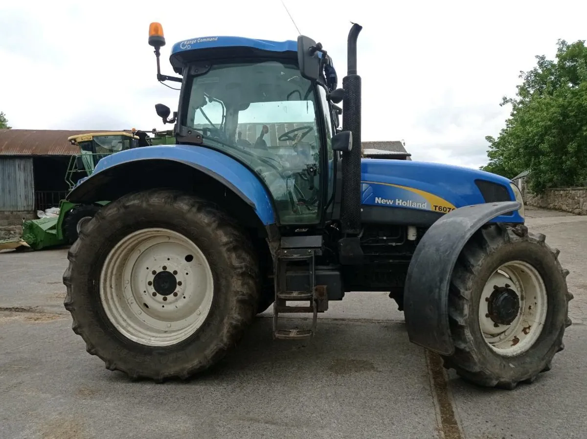 New Holland tractor - Image 2