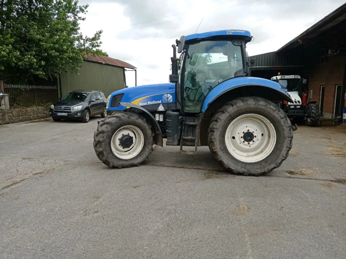 New Holland tractor - Image 4