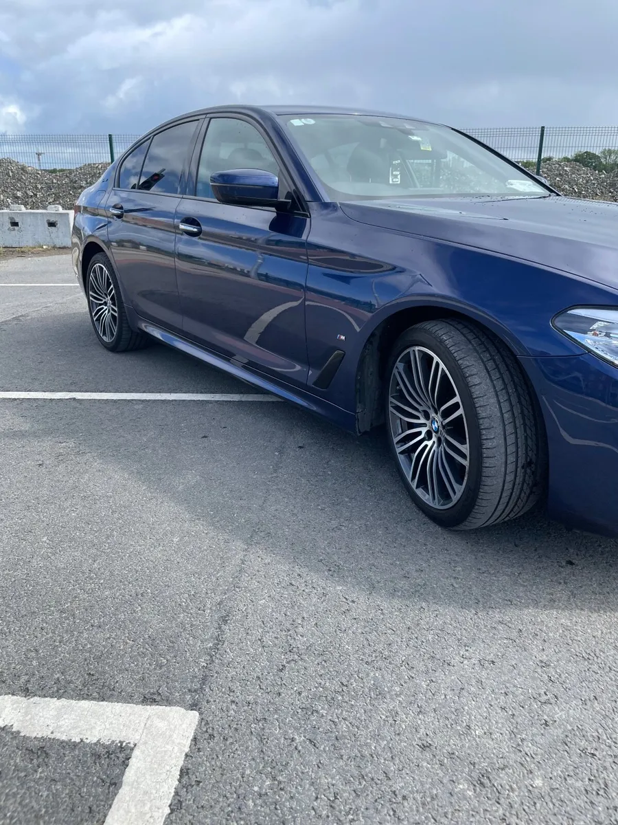 BMW 5-Series 2018 - Image 2