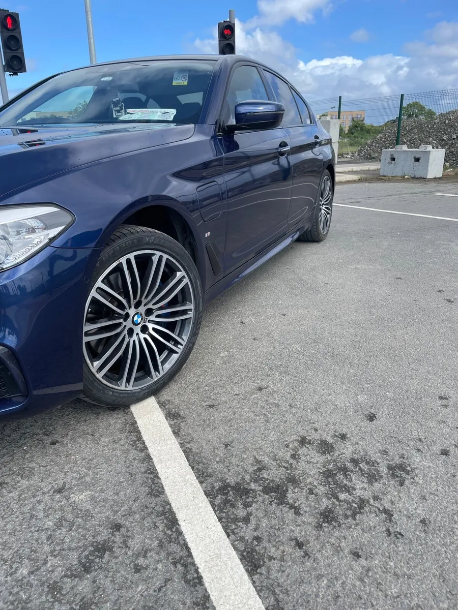 BMW 5-Series 2018 - Image 4