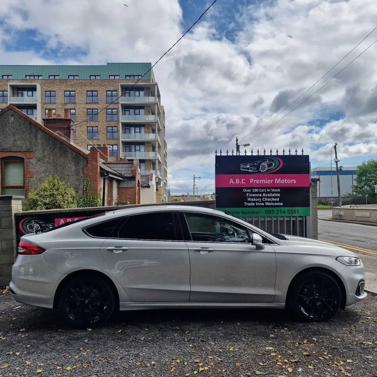 Ford Mondeo 2.0TDCi 150PS Titanium - Image 3