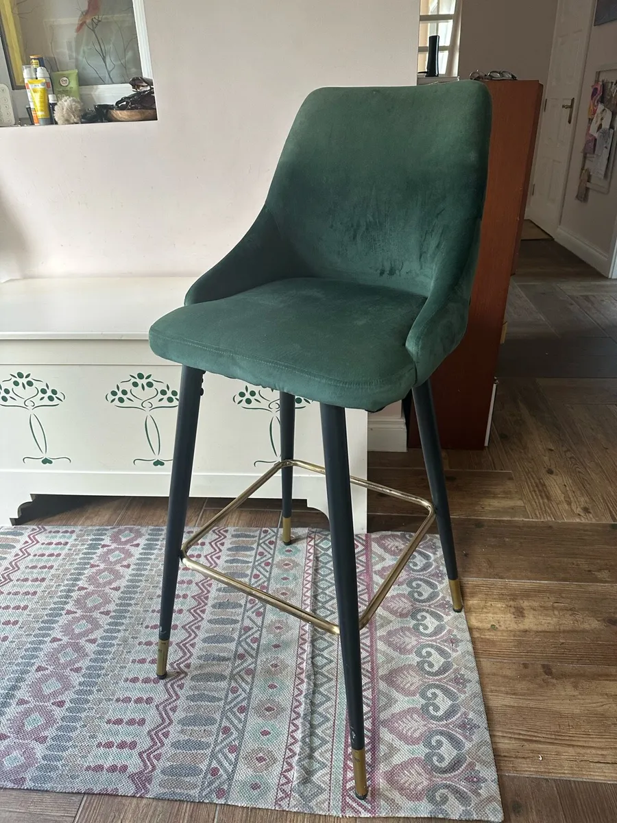 Beautiful Kitchen Island Chair - Image 1