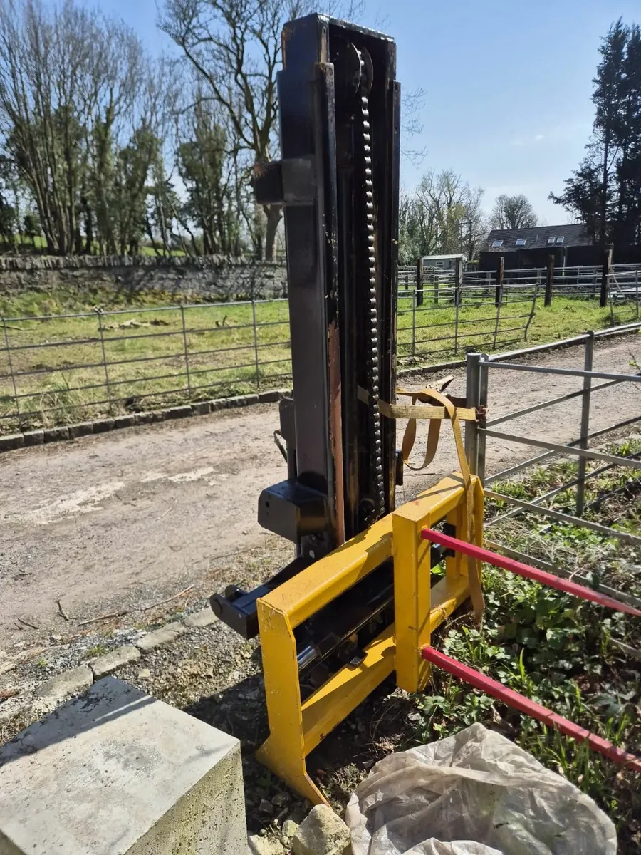 Ford Series 10  forklift attachment - Image 1